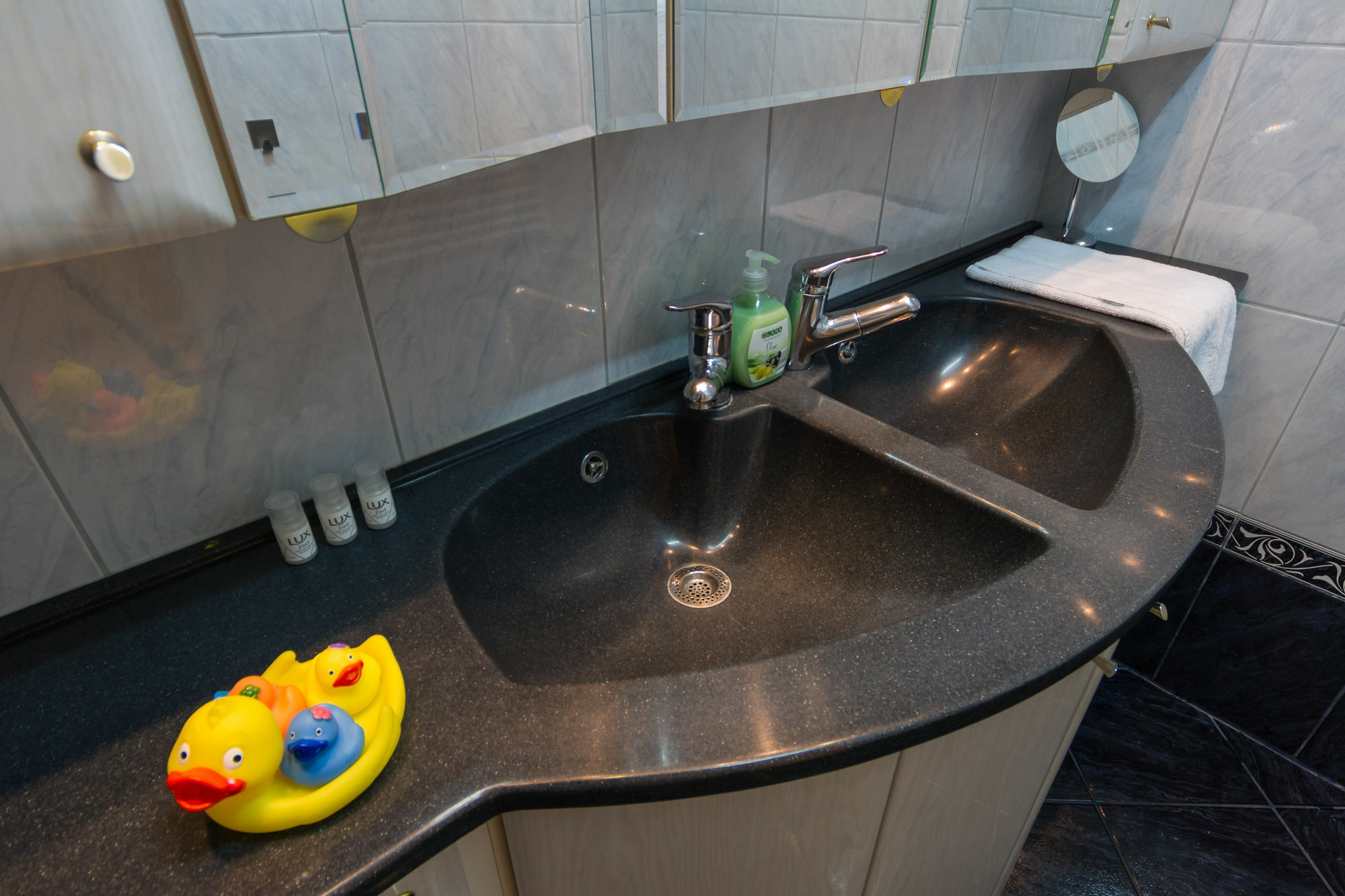 Puzzlehotel - Apartments Zentrum II فيينا المظهر الخارجي الصورة